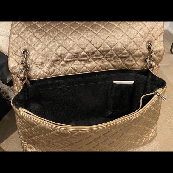 ✨Chanel XXL Gold Travel Bag✨ - Picture 4 of 5